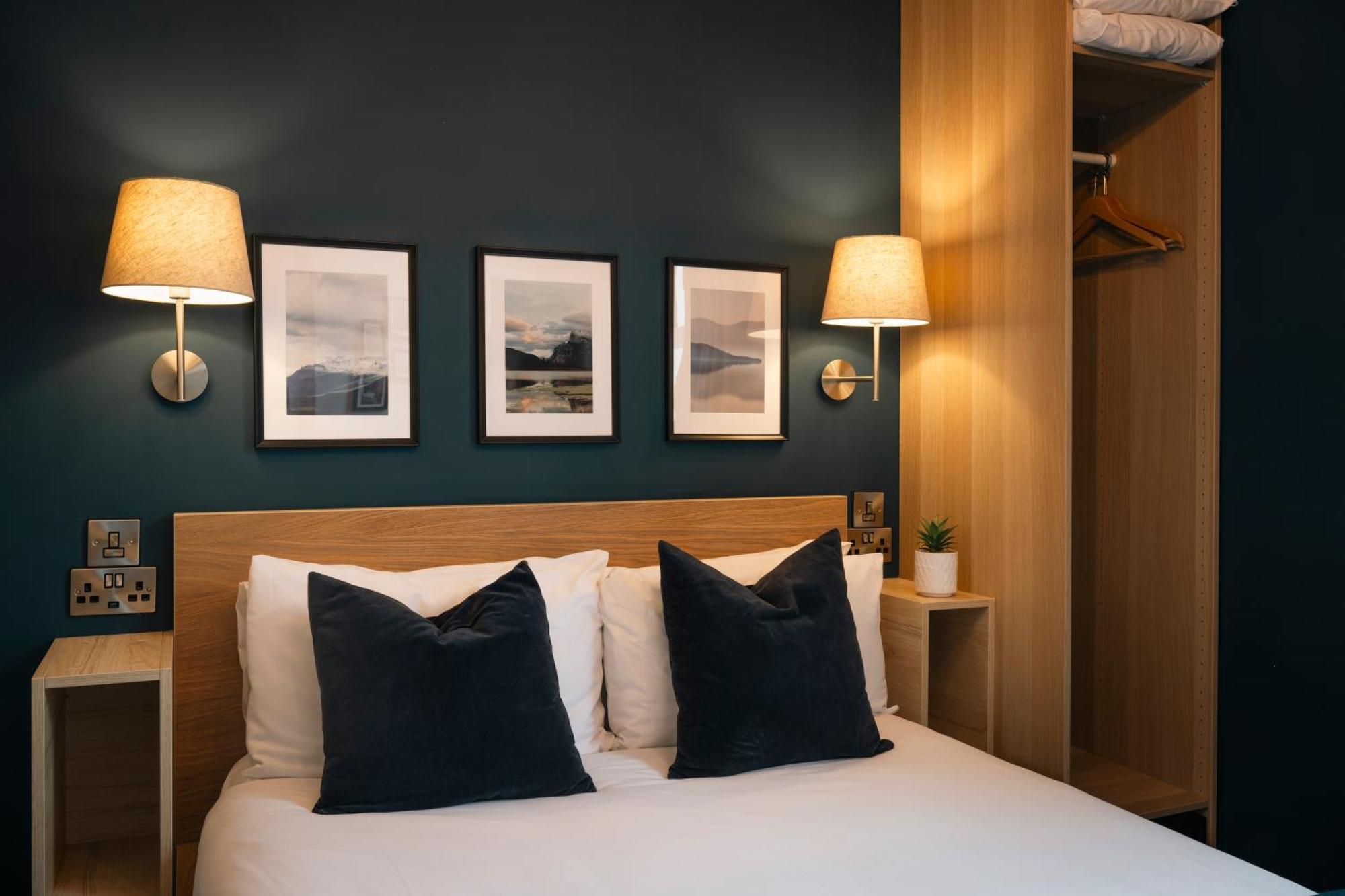 Celtic Lodge Guesthouse - Restaurant & Bar ดับลิน ภายนอก รูปภาพ
